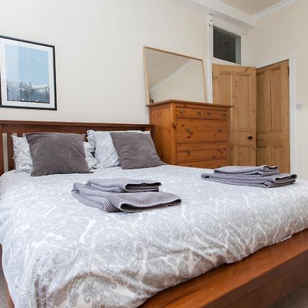 Amazing Apartments - London Road By Holyrood Park เอดินบะระ ภายนอก รูปภาพ