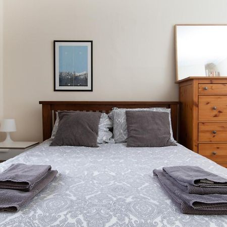 Amazing Apartments - London Road By Holyrood Park เอดินบะระ ภายนอก รูปภาพ