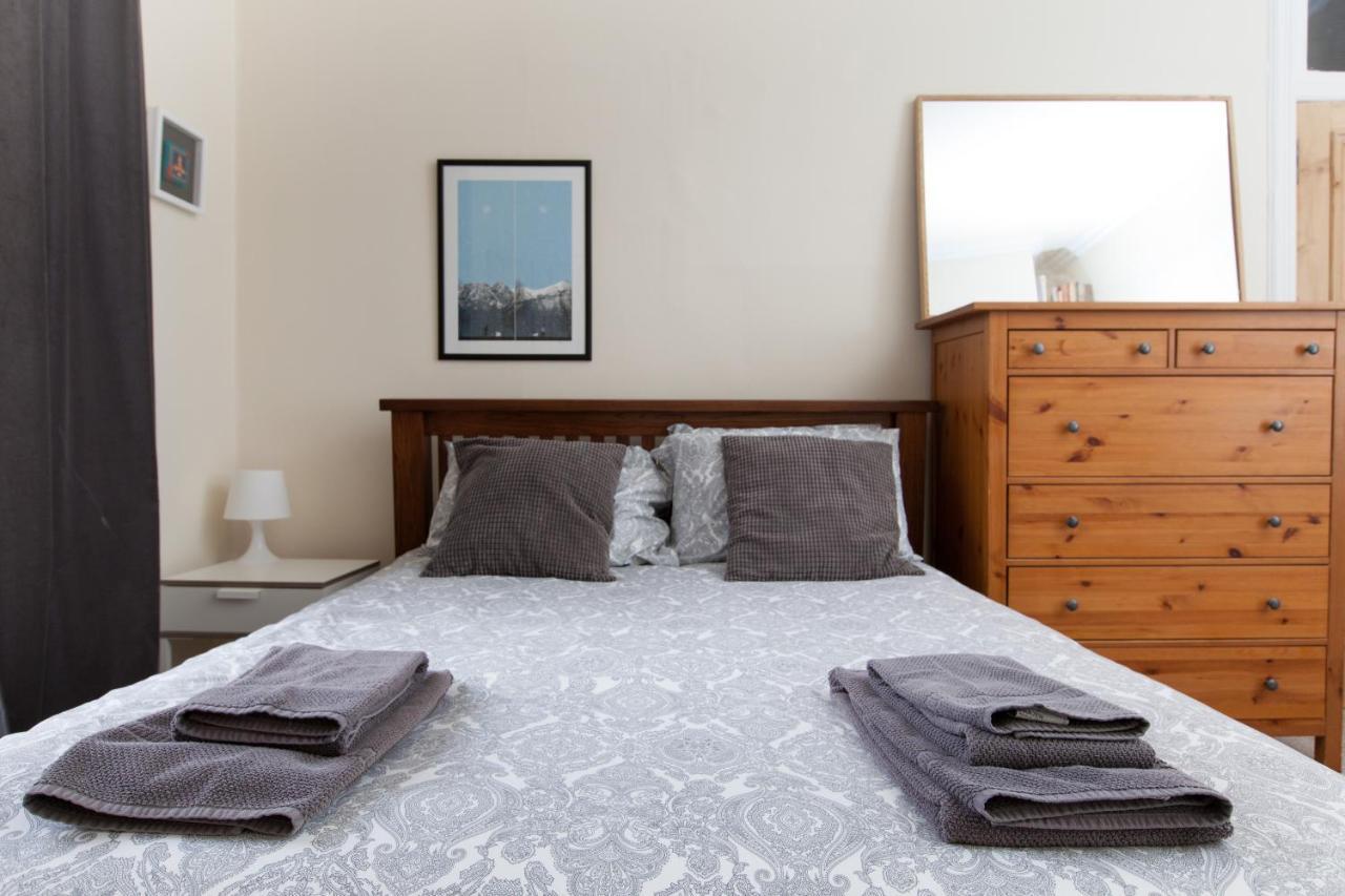 Amazing Apartments - London Road By Holyrood Park เอดินบะระ ภายนอก รูปภาพ