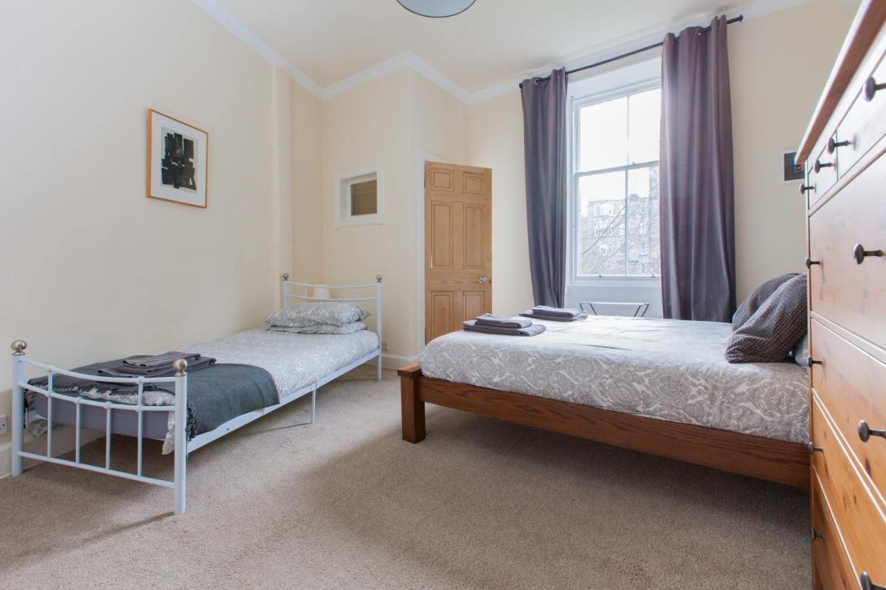Amazing Apartments - London Road By Holyrood Park เอดินบะระ ภายนอก รูปภาพ